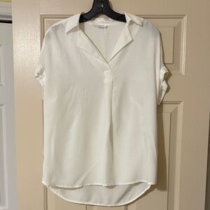 beachlunchlounge White Short-Sleeve Collared V-Neck Blouse